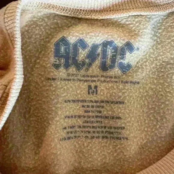 AC/DC World Tour 1979 Women’s Crew Neck Long Sleeve Sweater Yellow Size M (0468) - Picture 5 of 7